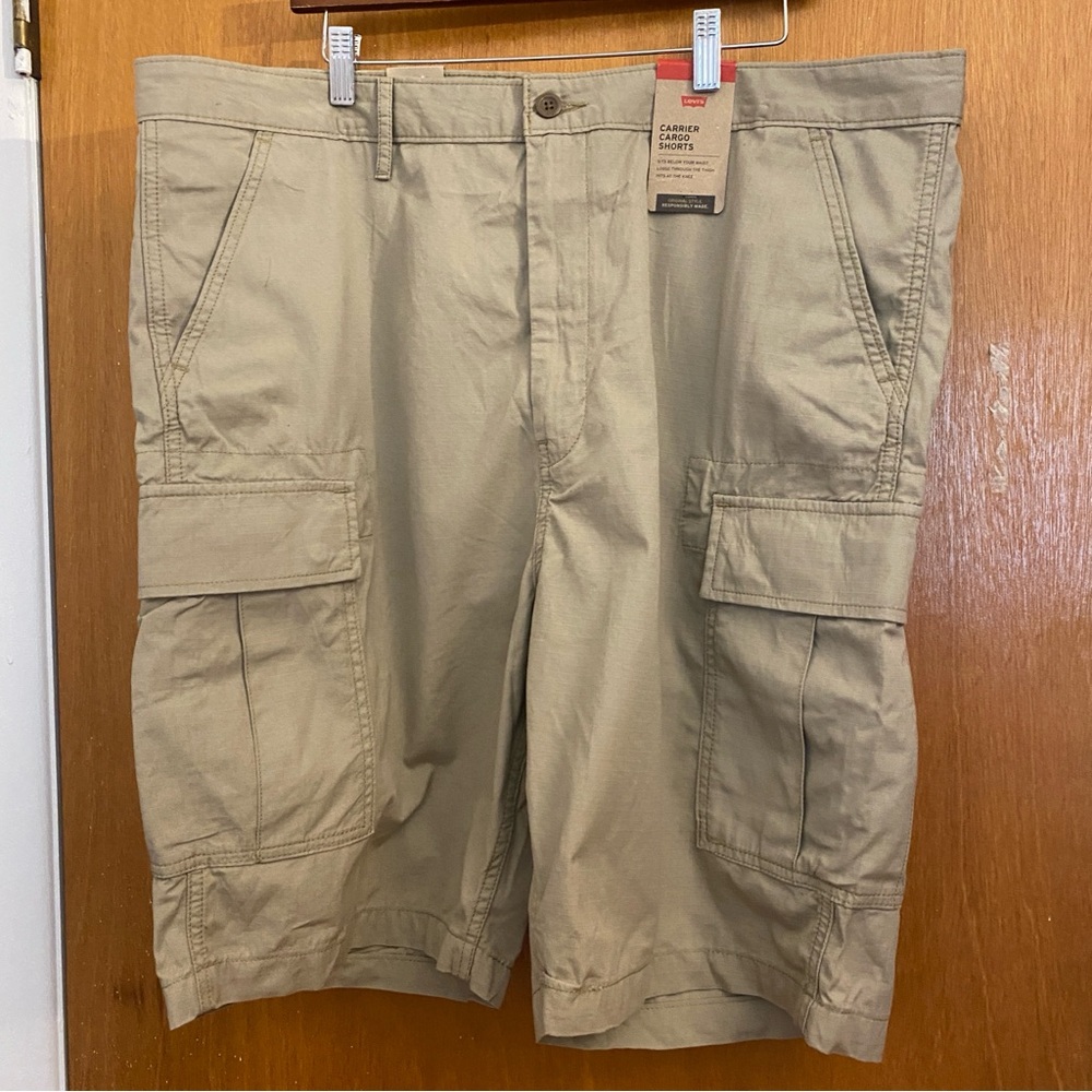 Levi’s carrier cargo shorts